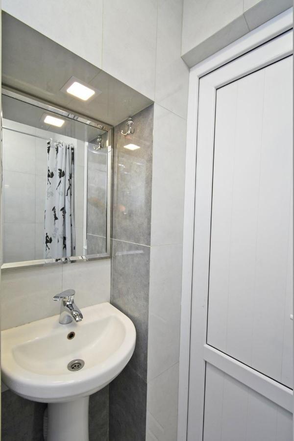 Красивая Квартира На Комитас 55 Erivan Exterior foto